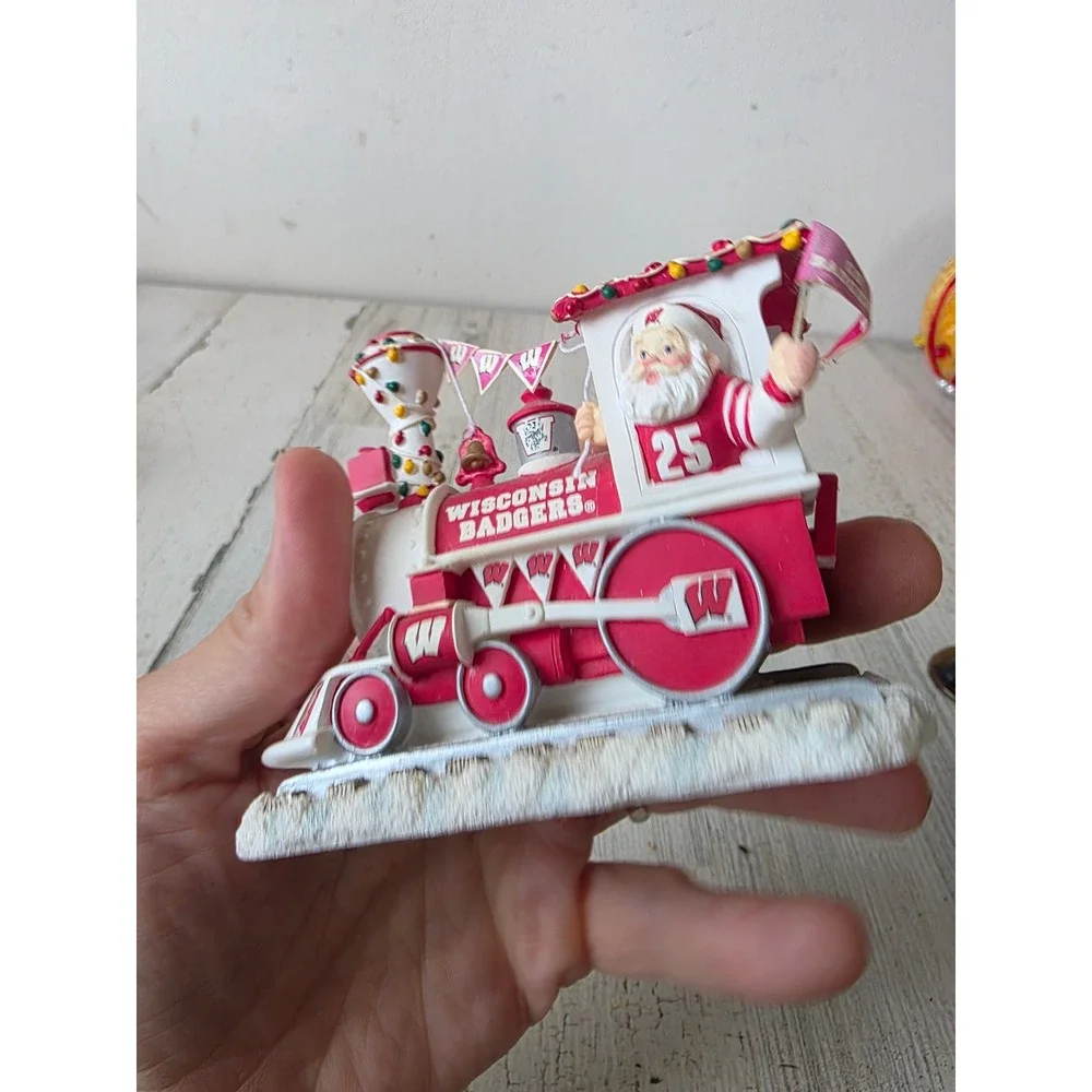 Danbury mint Wisconsin Badgers Santa Express engine Santa Xmas decor